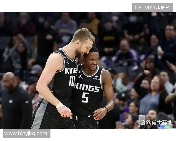 湖人对决国王精彩回放回顾7月3号比赛全场亮点分析 湖人对决国王精彩回放回顾7月3号比赛全场亮点分析