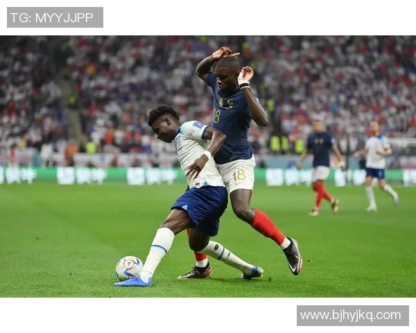 法媒：巴黎与于帕的经纪人关系密切，若他不续约会测验免签